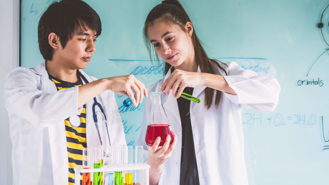 couple of students working at chemistry class edu 2025 02 22 06 09 43 utc 1920x1080 1